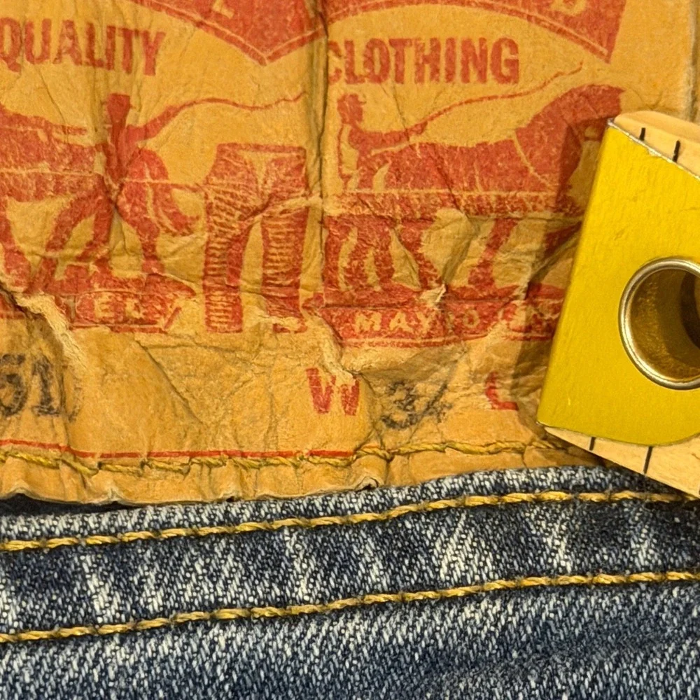 Levis 510 Skinny Jeans Mens 34x30 Blue Medium Wash Denim Pants Measures 31x27